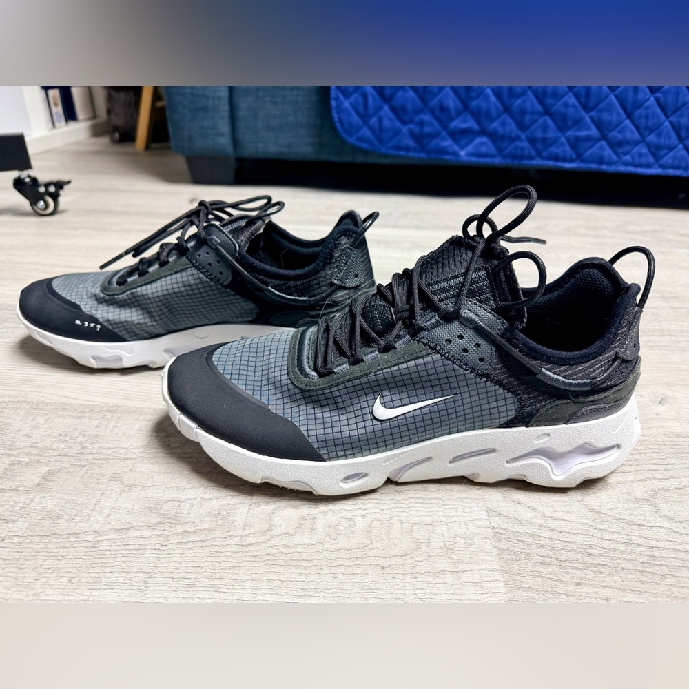 Nike Men's 9.5 Sneakers